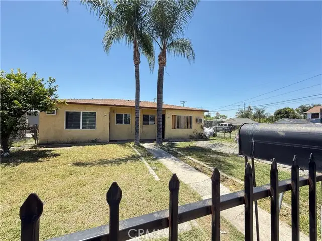 818 E C St, Colton, CA 92324 - Image #2