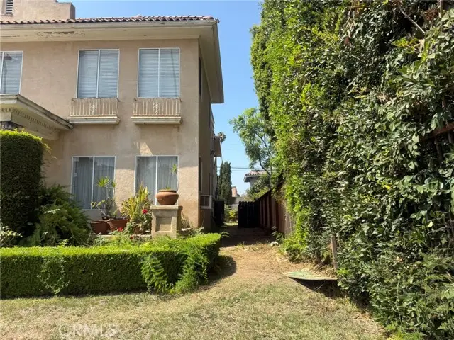 1235 3rd Avenue, Los Angeles, CA 90019 - Image #2