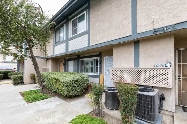 537 W 9th Street, Upland, CA 91786 - Image #2