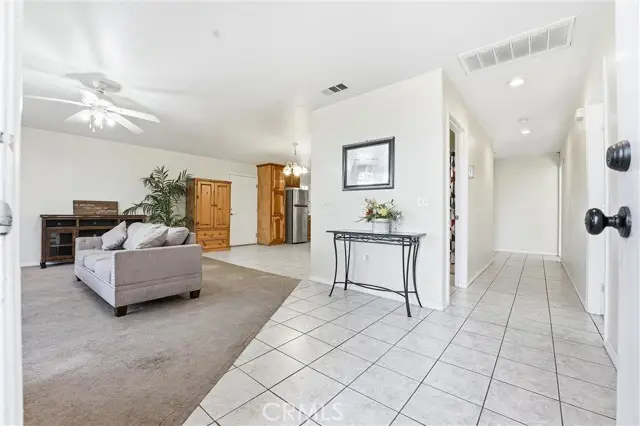 38056 90th St, Sun Village, CA 93543 - Image #3