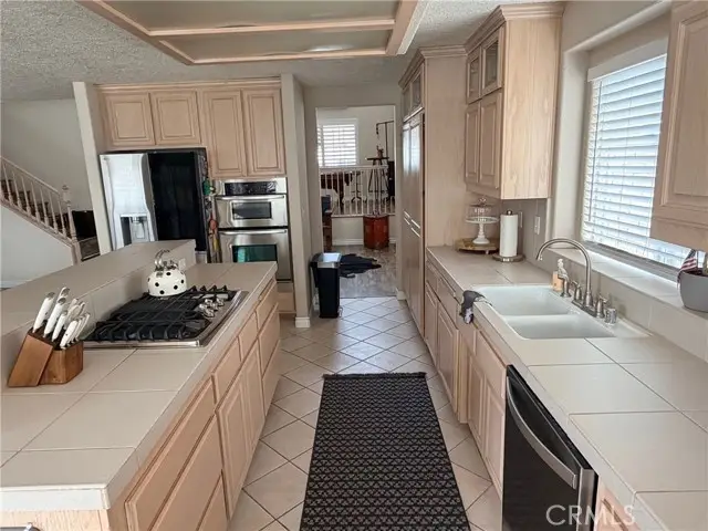 18285 Harbor Drive, Victorville, CA 92395 - #2