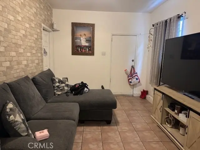 10743 Weigand, Los Angeles, CA 90059 - #2