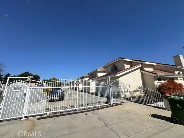 21041 Gault #C, Canoga Park, CA 91303 - #2