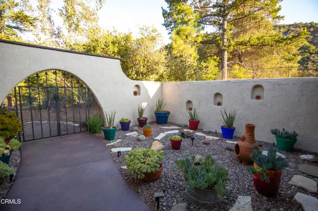 548 Live Oak Circle Drive, Calabasas, CA 91302 - Image #2