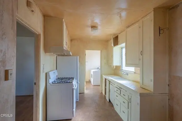 528 Howard Street, San Buenaventura Ventura, CA 93003 - Image #3