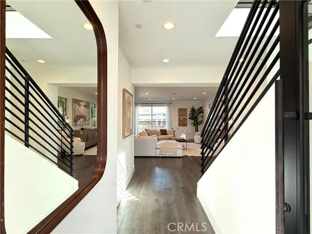 542 N Commonwealth Avenue, Los Angeles, CA 90004 - Image #3