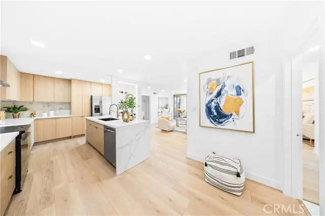 1550 N Laurel Avenue #203, Los Angeles, CA 90046 - Image #1