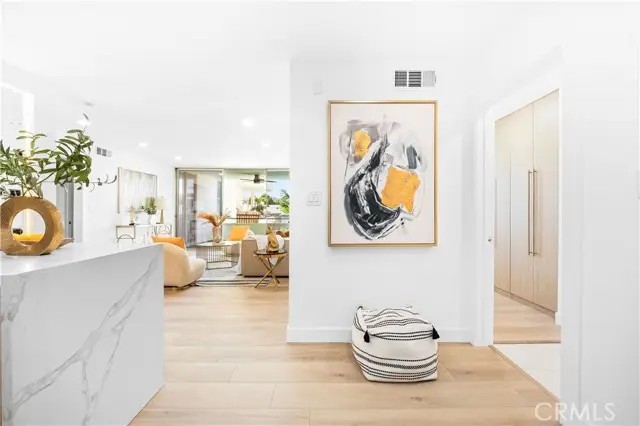 1550 N Laurel Avenue #203, Los Angeles, CA 90046 - Image #2