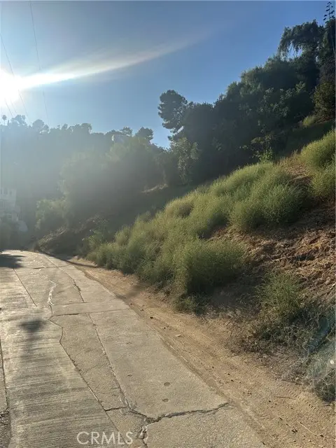 528 Rustic Dr, Los Angeles, CA 90065 - Image #2