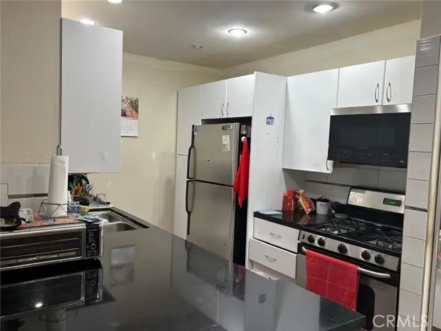 18350 Hatteras St #202, Tarzana, CA 91356 - #3