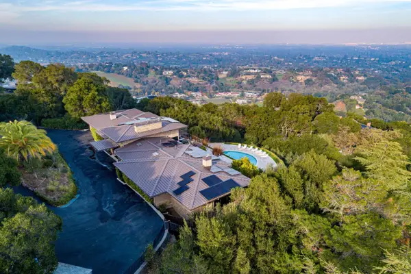 Address Withheld By Seller, Los Altos Hills, CA 94024