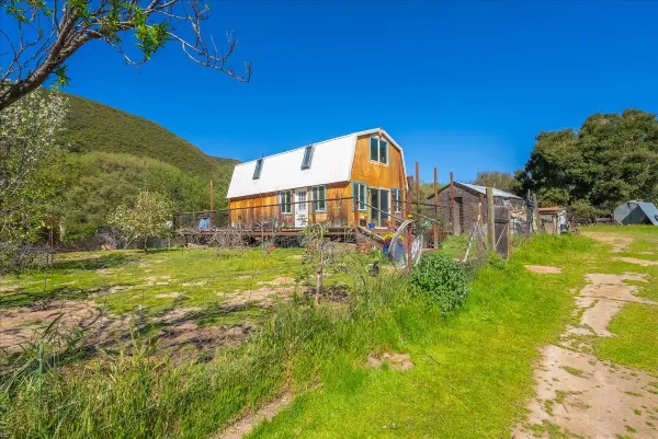 42001 Carmel Valley Road, Greenfield, CA 93927