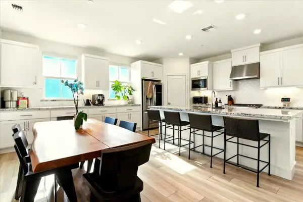 9263 Vista Cove Way, Newark, CA 94560