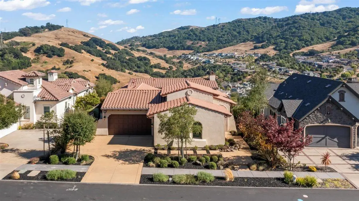 21 Bigleaf Road, Orinda, CA 94563 - Image #1