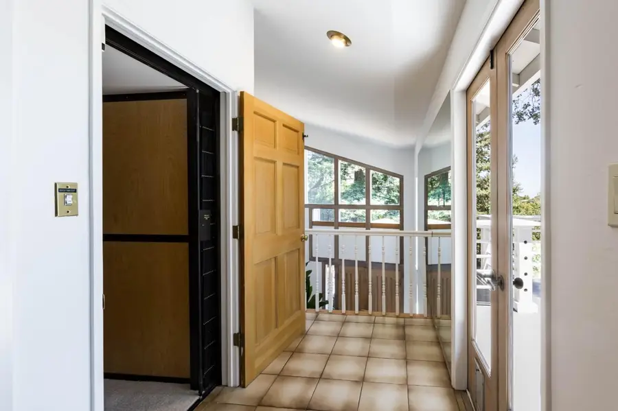 927 Continental Drive, Menlo Park, CA 94025 - Image #3