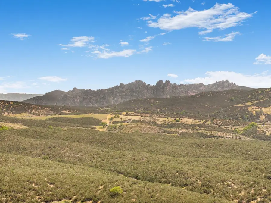 30625 Stonewall Canyon Road, Soledad, CA 93960 - Image #2