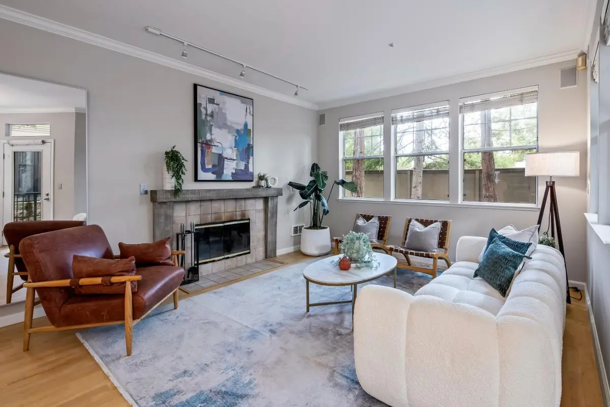 2160 Santa Cruz Avenue #22, Menlo Park, CA 94025 - Image #1