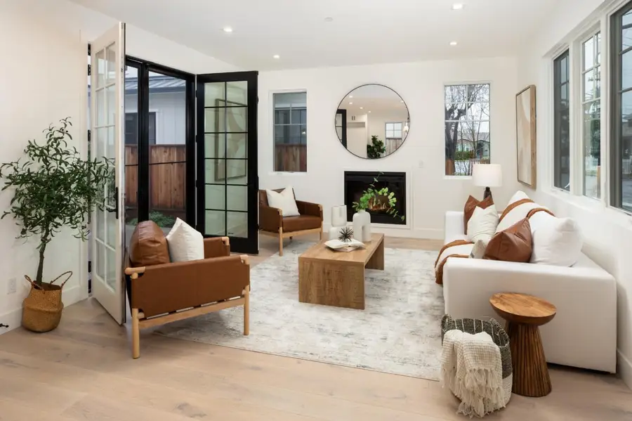 737 Linden Avenue, Burlingame, CA 94010 - Image #2