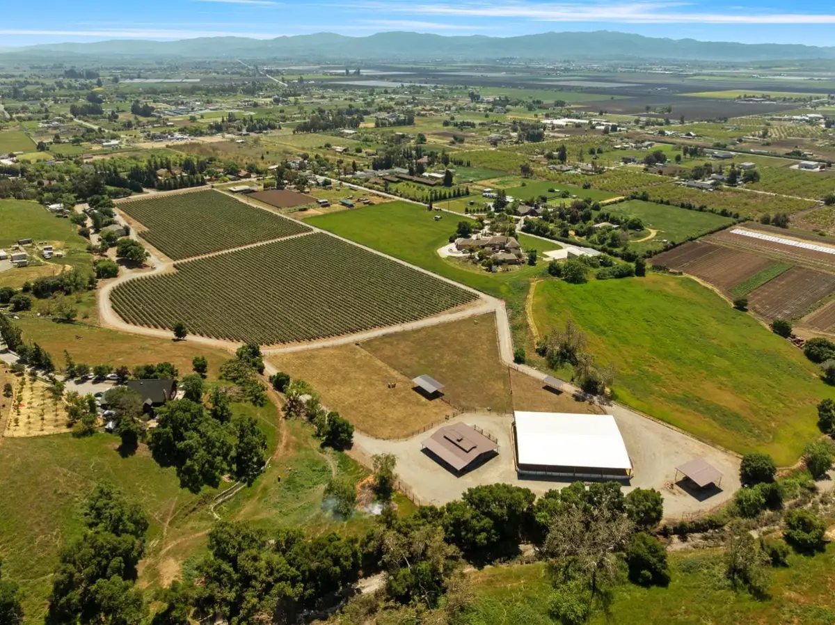 804 Comstock Road, Hollister, CA 95023 - Image #1