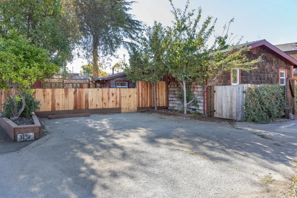 1122 Seabright Avenue, Santa Cruz, CA 95062 - Image #1