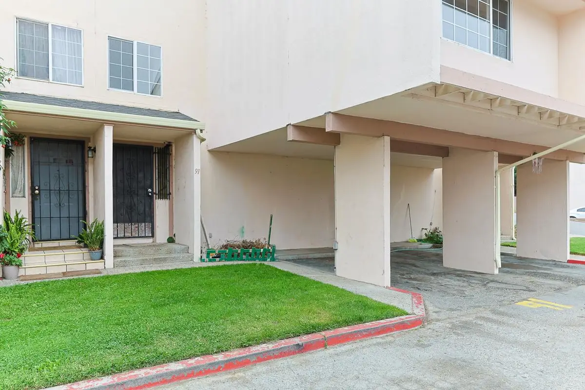 914 Acosta Plaza #91, Salinas, CA 93905 - Image #1