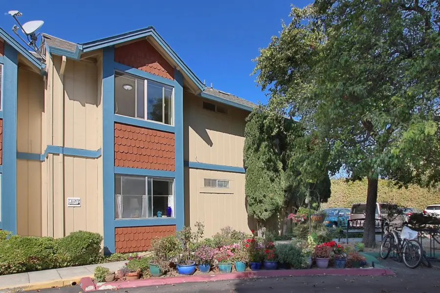 103 Vista Prieta Court, Santa Cruz, CA 95062 - Image #2