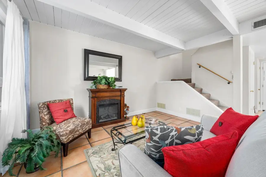 180 Dakota Avenue #D, Santa Cruz, CA 95060 - Image #2