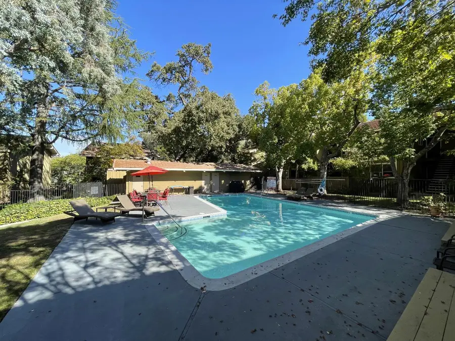 420 Alberto Way #5, Los Gatos, CA 95032 - Image #2