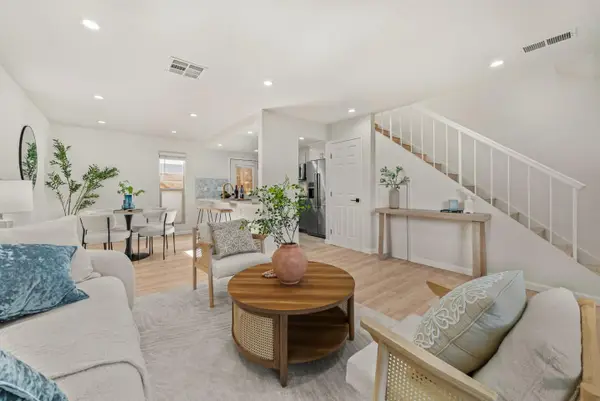 220 Red Oak Drive #B, Sunnyvale, CA 94086