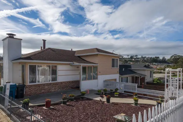 204 Garden Lane, Daly City, CA 94015