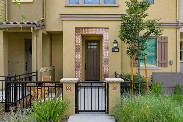 1387 W Middlefield Road, Mountain View, CA 94043