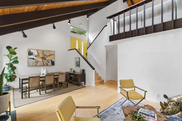 2343 Arrowhead Drive, Oakland, CA 94611