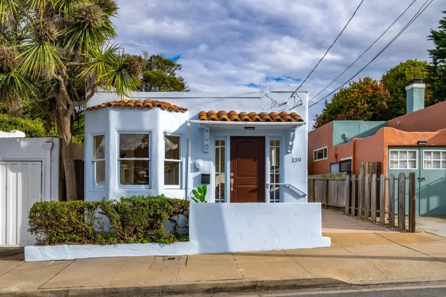139 Carmel Avenue, Pacific Grove, CA 93950 - Image #2