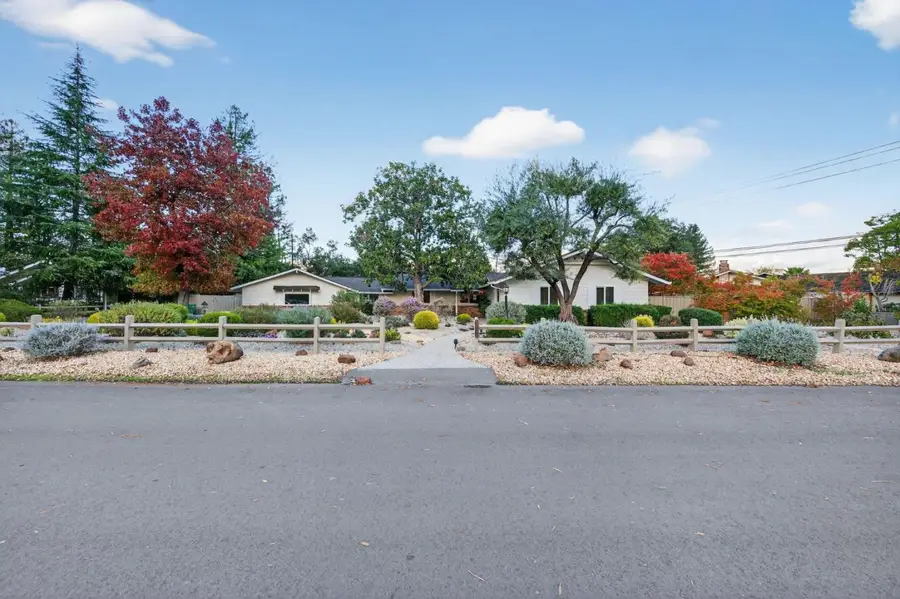 14121 Shadow Oaks Way, Saratoga, CA 95070 - Image #2