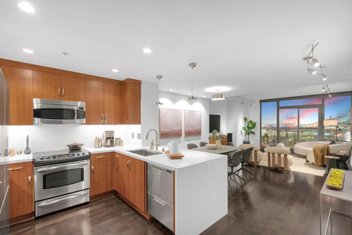 38 Almaden #1413, San Jose, CA 95110 - Image #1