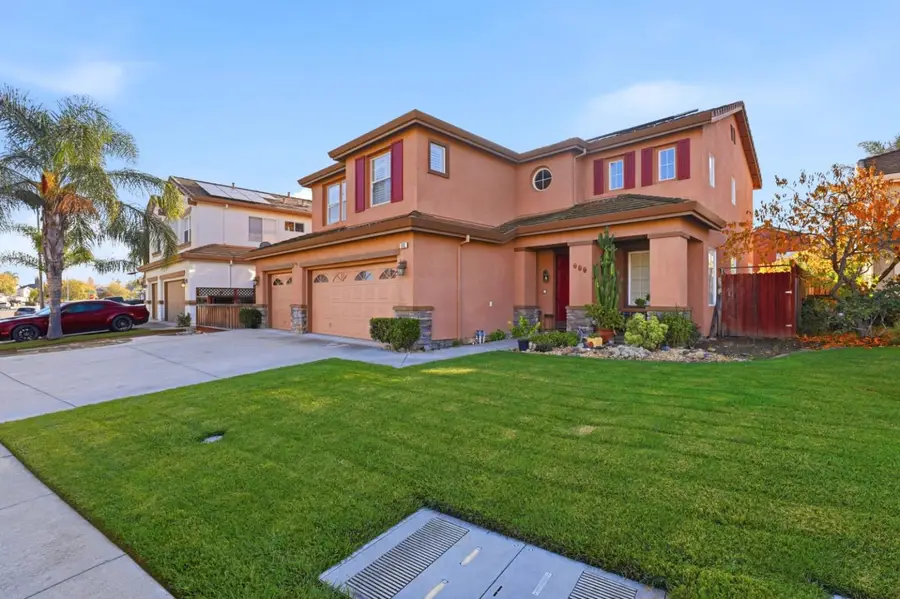 946 Martiri Court, Gilroy, CA 95020 - Image #2