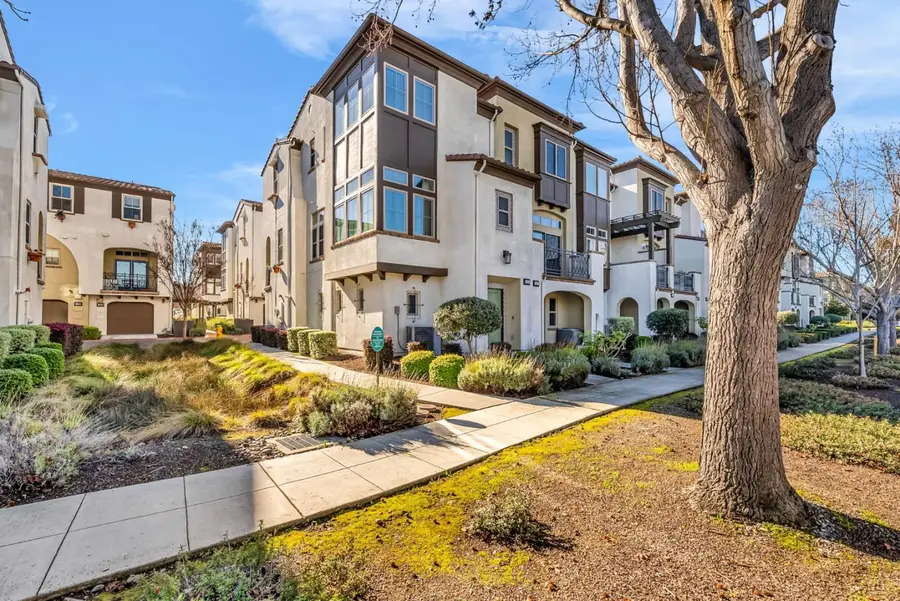 121 Fairchild Drive, Mountain View, CA 94043 - Image #3