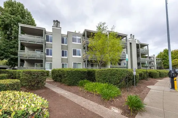 4008 Farm Hill Boulevard #102, Redwood City, CA 94061