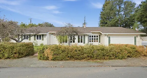 915 Berry Avenue, Los Altos, CA 94024