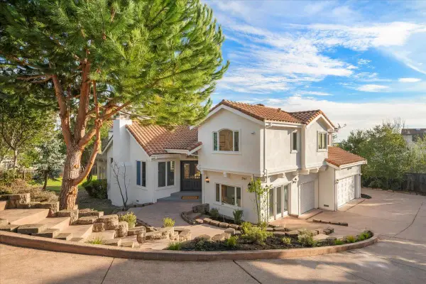 3961 Jefferson Avenue, Redwood City, CA 94062