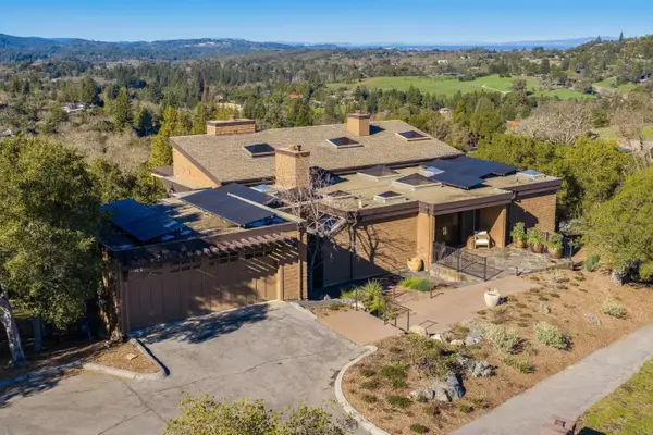 2 Horseshoe Bend, Portola Valley, CA 94028