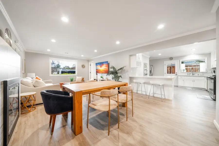 16605 Camellia Terrace, Los Gatos, CA 95032 - Image #2