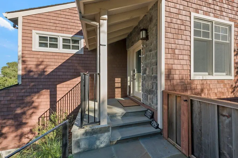 562 Hillcrest Way, Redwood City, CA 94062 - Image #3