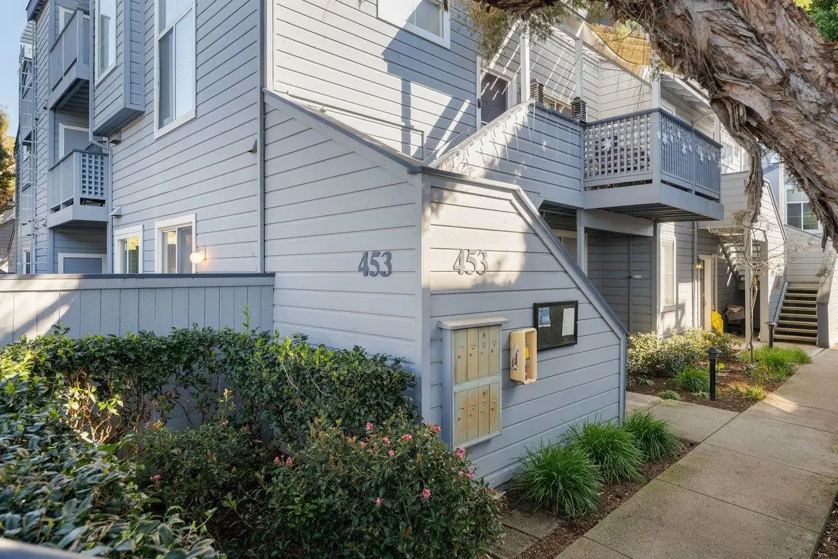 453 Cork Harbour Circle #E, Redwood City, CA 94065 - Image #1