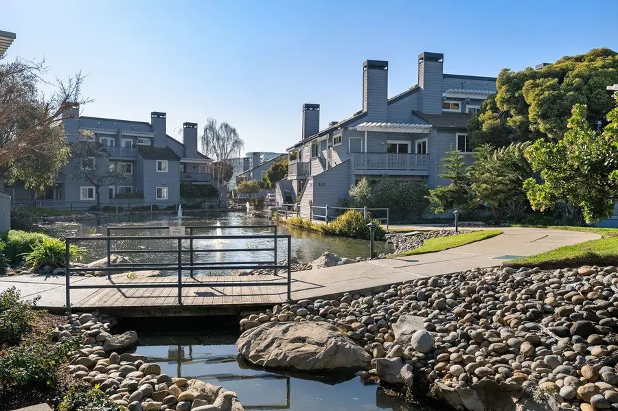 453 Cork Harbour Circle #E, Redwood City, CA 94065 - Image #3