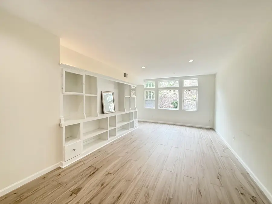 313 Crescent Court, Brisbane, CA 94005 - Image #2