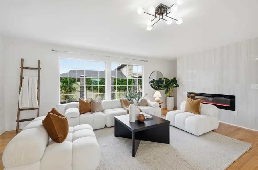 1501 Welburn Avenue, Gilroy, CA 95020 - Image #2