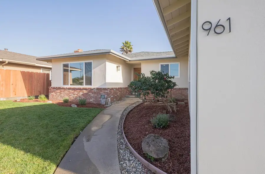 961 Loyola Drive, Salinas, CA 93901 - Image #2