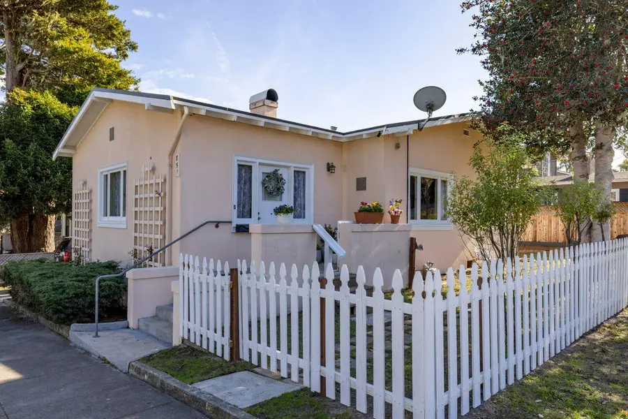 851 Laurel Avenue, Pacific Grove, CA 93950 - #3