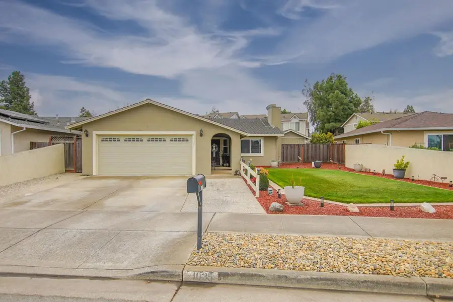 1035 C Street, Hollister, CA 95023 - #2